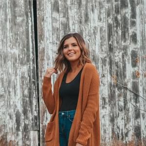 Meet your Posher, Danielle